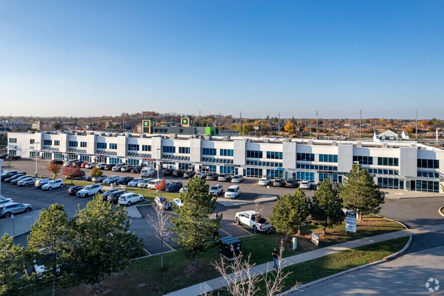 7611 Pine Valley Dr, Vaughan, ON à vendre - Photo de l’immeuble – Image 3 sur 4