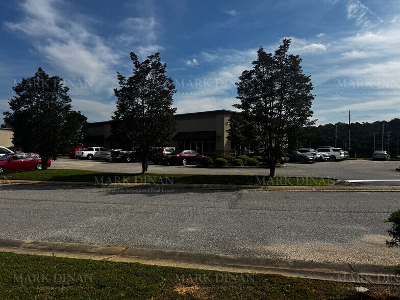 402 Airport Commons Dr, Calera, AL à vendre - Photo de l’immeuble – Image 2 sur 21