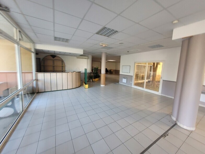 Local d'activités dans Alès à vendre - Photo intérieure – Image 1 sur 38