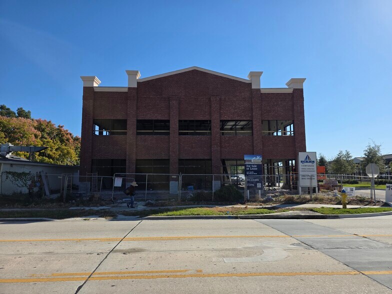 425 S Woodland Blvd, Deland, FL à vendre - Photo de l’immeuble – Image 2 sur 13