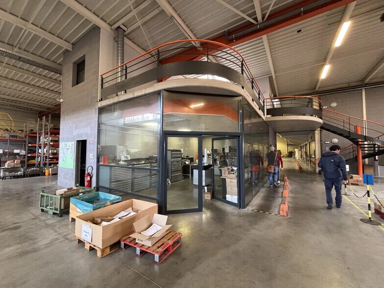 Local d'activités dans Civens à vendre - Photo intérieure – Image 3 sur 12