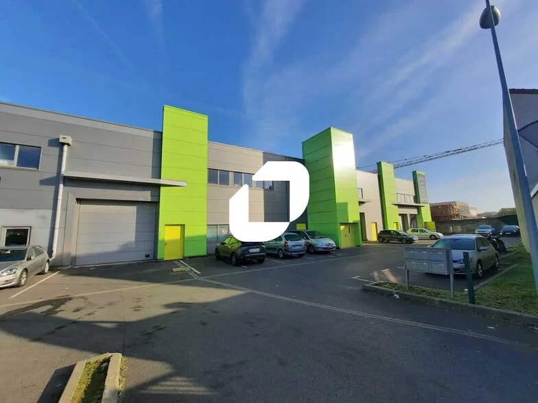 Local d’activités dans Morangis à louer - Photo de l’immeuble – Image 1 sur 16