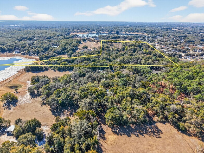 Myrtle Lake Ave, Fruitland Park, FL à vendre - Photo de l’immeuble – Image 3 sur 14