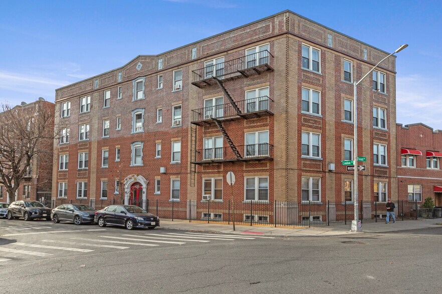 21-21 Linden St, Ridgewood, NY à vendre - Photo de l’immeuble – Image 1 sur 8