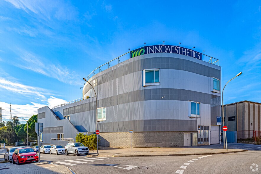 Industriel/Logistique dans Sant Just Desvern, Barcelona à louer - Photo de l’immeuble – Image 3 sur 7