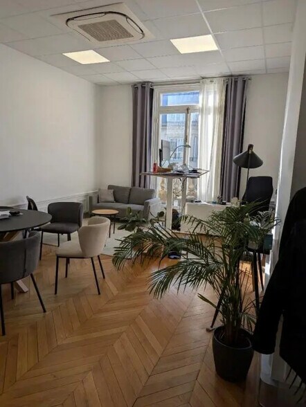 Bureau dans Paris à louer - Photo de l’immeuble – Image 2 sur 13