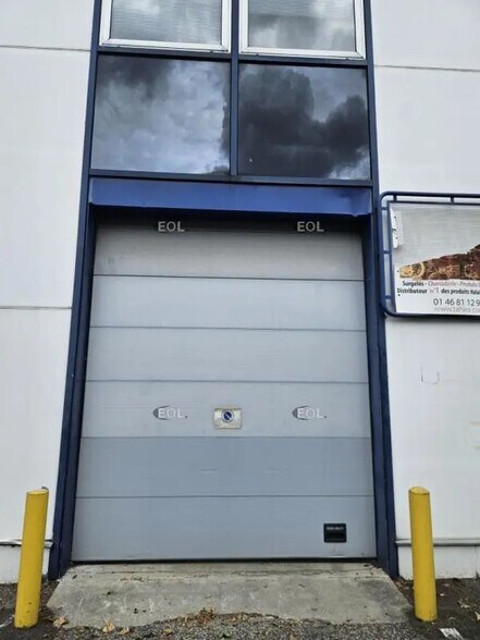 Local d’activités dans Vitry-sur-Seine à louer - Photo de l’immeuble – Image 1 sur 8