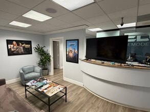 4312 Woodman Ave, Sherman Oaks, CA à louer Photo intérieure– Image 2 sur 4