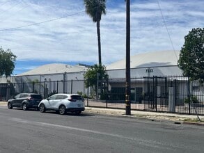 7333 Radford Ave, North Hollywood, CA à louer Photo intérieure– Image 2 sur 8