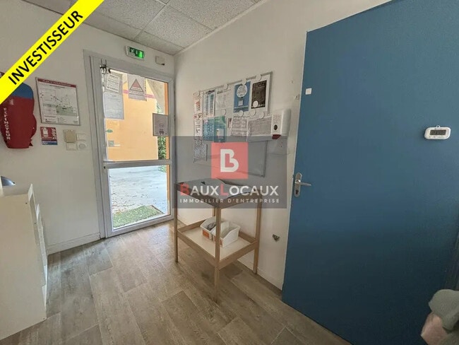 Plus de détails pour Local commercial à vendre