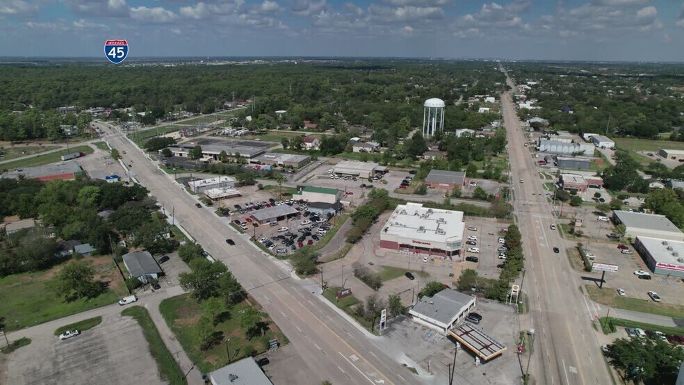 2401 Termini St, Dickinson, TX à vendre - Vidéo sur l’annonce professionnelle – Image 2 sur 9