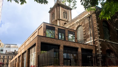 St. Botolph Row, Londres à louer Photo de l’immeuble– Image 1 sur 3