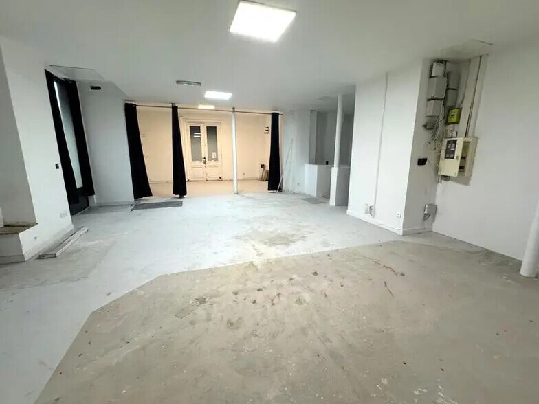 Local commercial dans Paris à louer - Photo intérieure – Image 2 sur 8