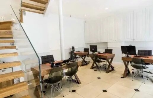 Plus de détails pour Local commercial à louer