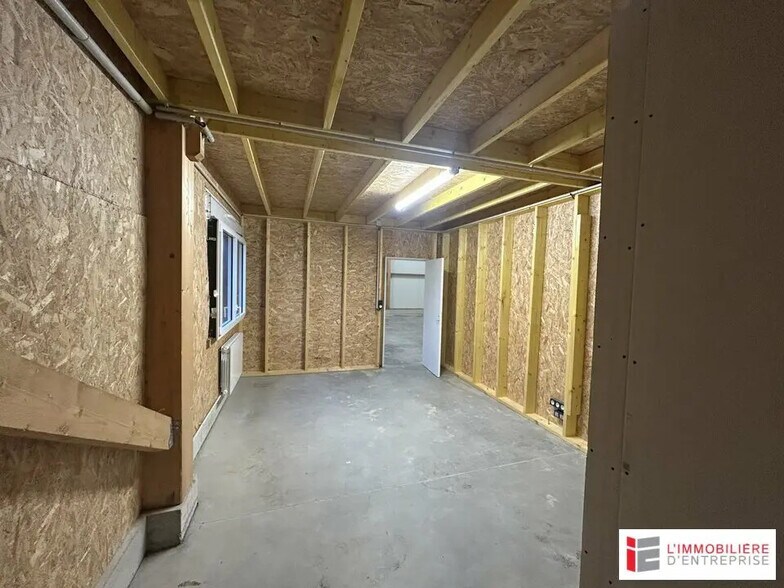 Local d’activités dans Pléchâtel à louer - Photo intérieure – Image 2 sur 4