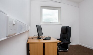10 Babbage Rd, Totnes à louer Photo intérieure– Image 1 sur 5