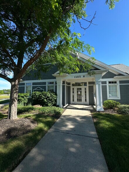 1305 Corporate Dr, Hudson, OH à louer - Photo de l’immeuble – Image 2 sur 19