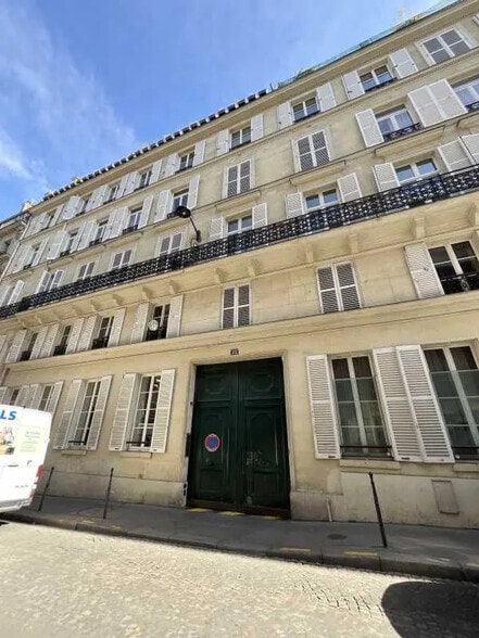 32 Rue Washington, Paris à vendre - Photo de l’immeuble – Image 3 sur 14