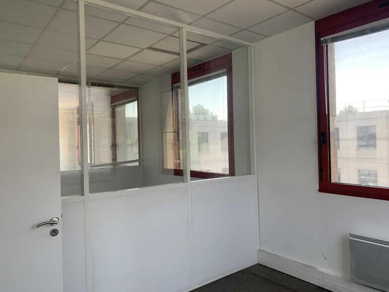 Bureau dans Créteil à louer - Photo de l’immeuble – Image 2 sur 6