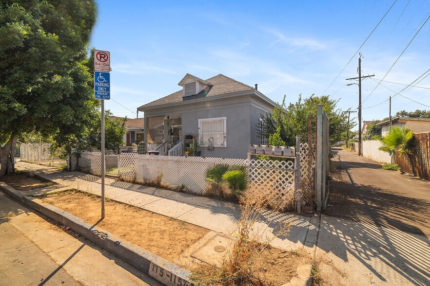 115 S Fresno St, Los Angeles, CA à vendre - Photo de l’immeuble – Image 3 sur 24