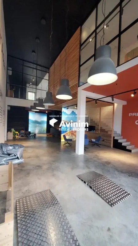 Plus de détails pour Local commercial à vendre