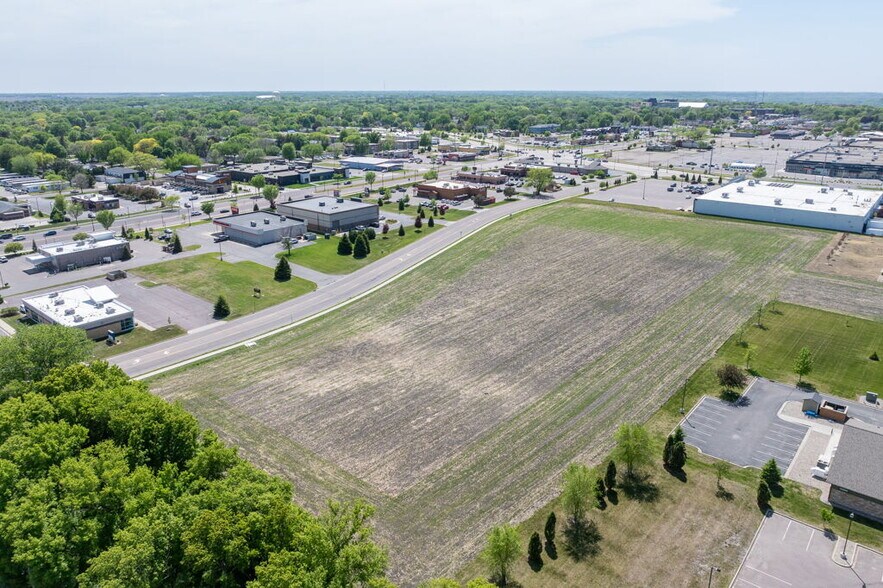 Lot 1 Block 2 Elwin Addition No. 2, Mankato, MN à vendre - Aérien – Image 2 sur 3