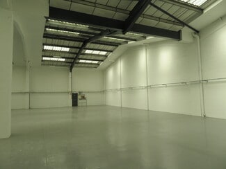 Plus de détails pour St James Mill Rd, Northampton - Industriel/Logistique à louer