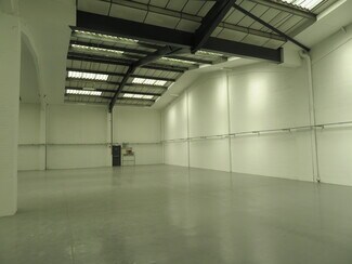 Plus de détails pour St James Mill Rd, Northampton - Industriel/Logistique à louer