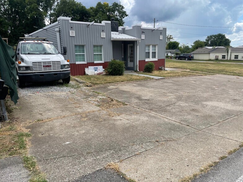 303 Bridgeway Ave, Old Hickory, TN à vendre - Photo de l’immeuble – Image 3 sur 3