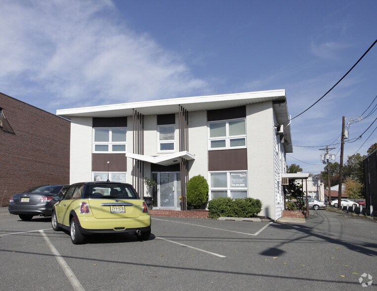 529 Milltown Rd, New Brunswick, NJ à louer - Photo de l’immeuble – Image 2 sur 2
