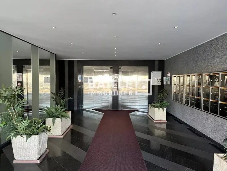 Bureau dans Villeneuve-Loubet à vendre - Hall d’entrée – Image 1 sur 9