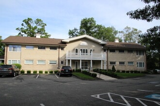 100 Broadway, North Haven, CT à vendre Photo de l’immeuble– Image 1 sur 6