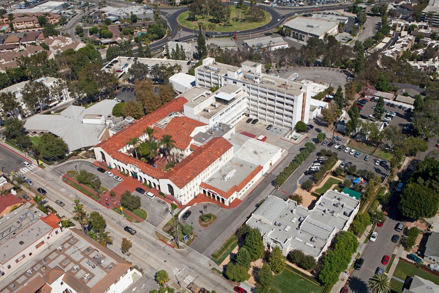 1720 Termino Ave, Long Beach, CA à vendre - Photo principale – Image 1 sur 3