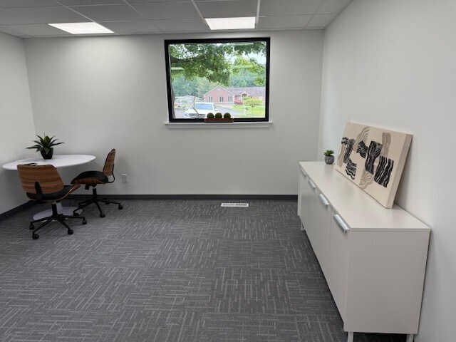 1651 W Centre Ave, Portage, MI à louer - Photo de l’immeuble – Image 2 sur 7