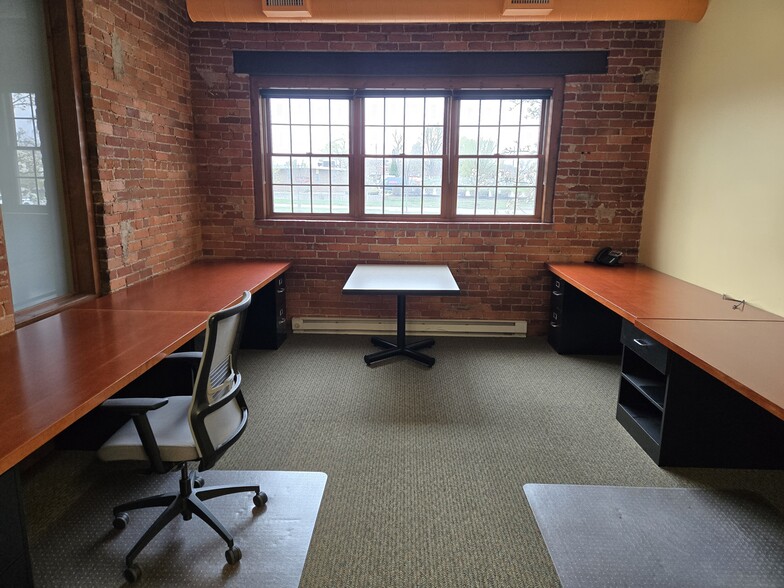 2020 E Washington Blvd, Fort Wayne, IN à louer - Photo de l’immeuble – Image 3 sur 12