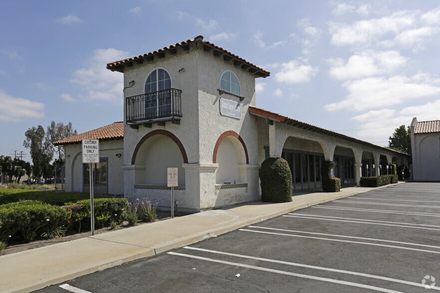 17672 Beach Blvd, Huntington Beach, CA à vendre - Photo principale – Image 1 sur 12