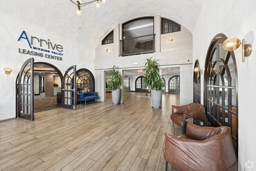 5395 Napa St, San Diego, CA à louer - Hall d’entrée – Image 2 sur 29