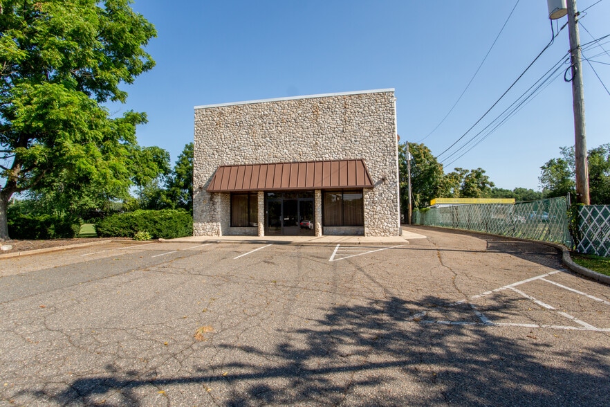 329 Lincoln Hwy, Fairless Hills, PA à vendre - Photo de l’immeuble – Image 2 sur 72