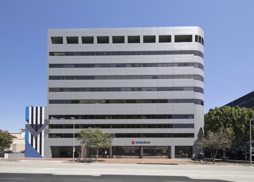 70 S Lake Ave, Pasadena, CA à louer - Photo de l’immeuble – Image 3 sur 12