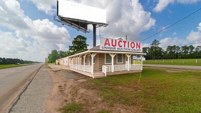 34519 State Highway 249, Pinehurst, TX à vendre Photo de l’immeuble– Image 1 sur 9