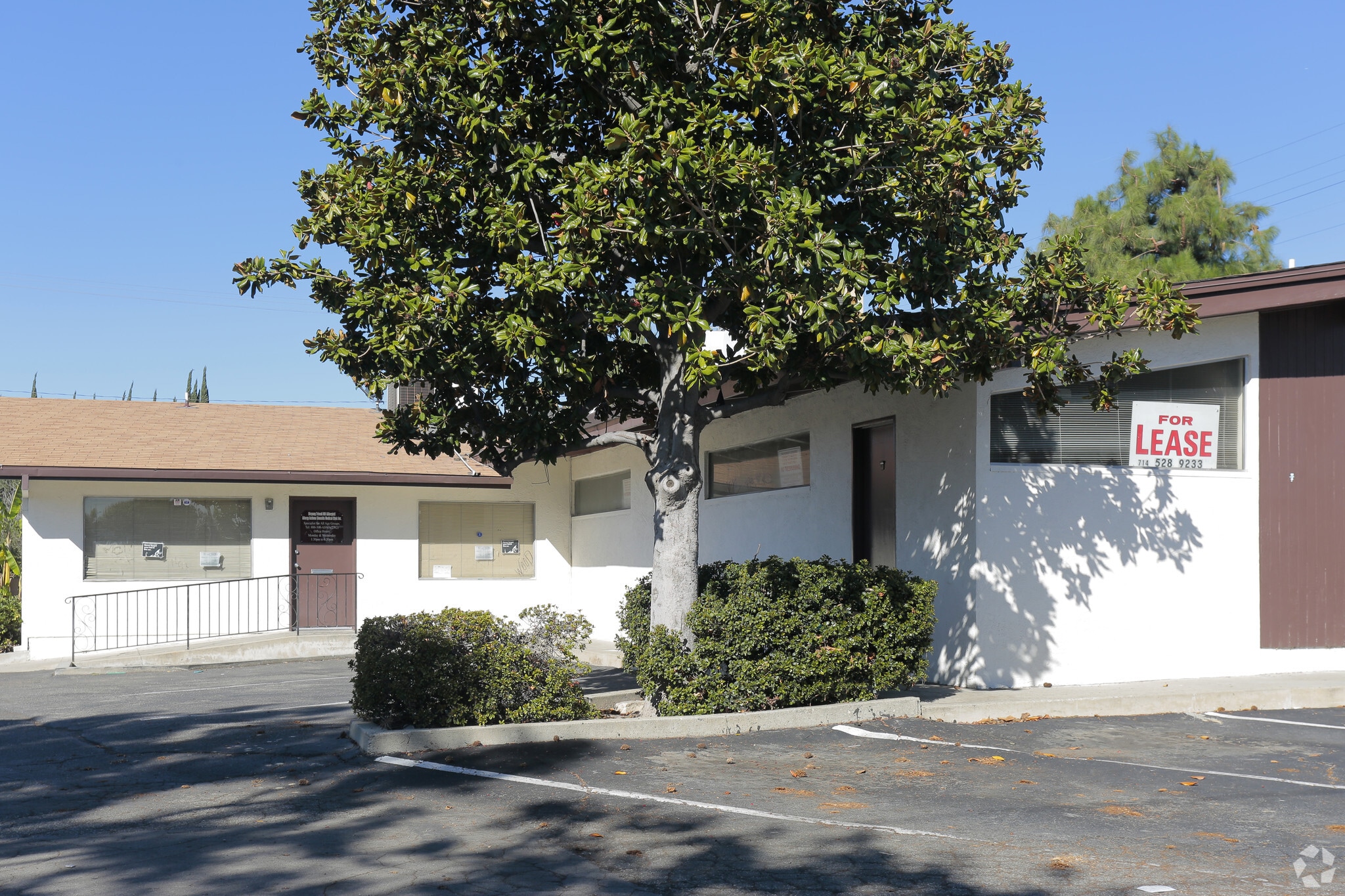180 W Willow St, Pomona, CA à louer Photo principale– Image 1 sur 14