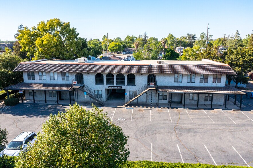 825 9th St, Marysville, CA à louer - Aérien – Image 1 sur 8