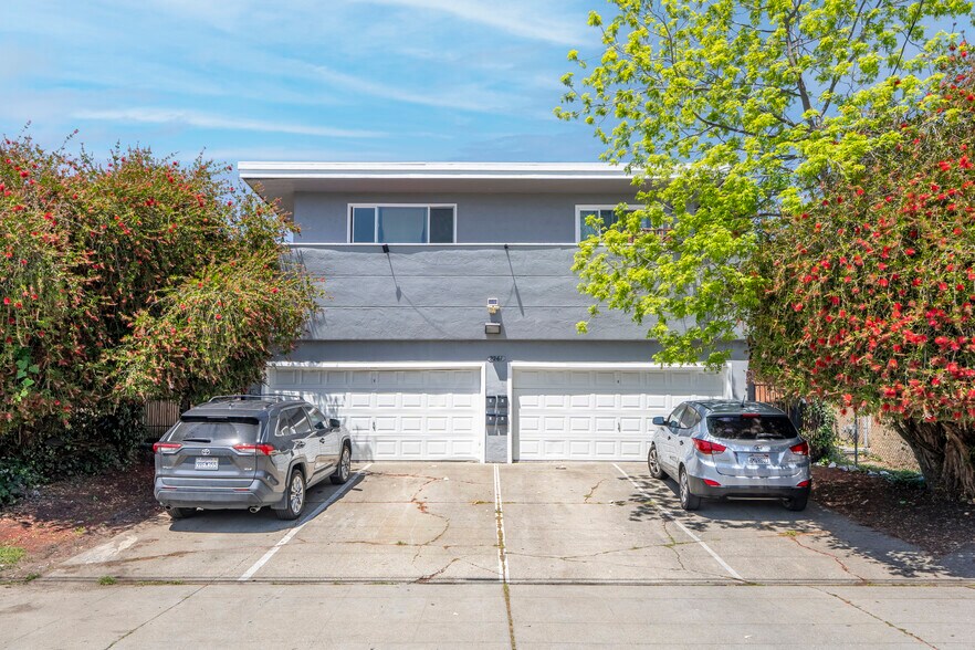 2261 48 Ave, Oakland, CA à vendre - Photo de l’immeuble – Image 2 sur 31