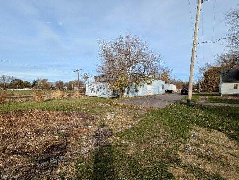Nickle Plate ave, Conneaut, OH à vendre - Photo de l’immeuble – Image 2 sur 9