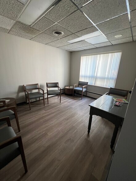 170 East Ave, Lockport, NY à vendre - Photo de l’immeuble – Image 3 sur 19