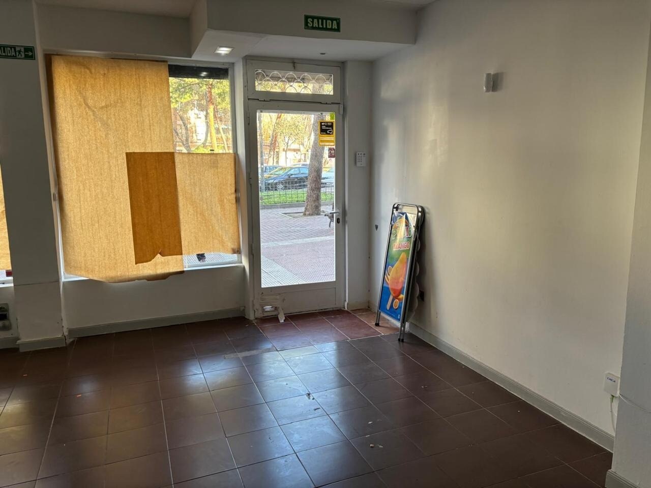 Local commercial dans Parla, Madrid à louer Photo intérieure– Image 1 sur 5