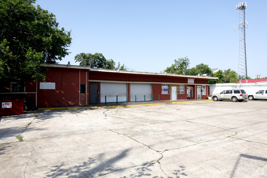 226-230 Winkler Dr, Houston, TX à louer - Photo de l’immeuble – Image 2 sur 10