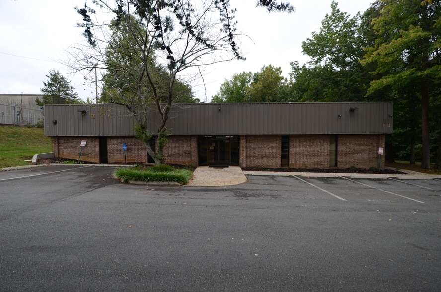 4000 Brownsboro Rd, Winston-Salem, NC à vendre - Photo de l’immeuble – Image 3 sur 13
