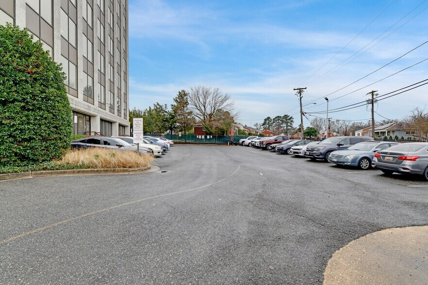 4235 28th Ave, Marlow Heights, MD à louer - Photo de l’immeuble – Image 2 sur 26