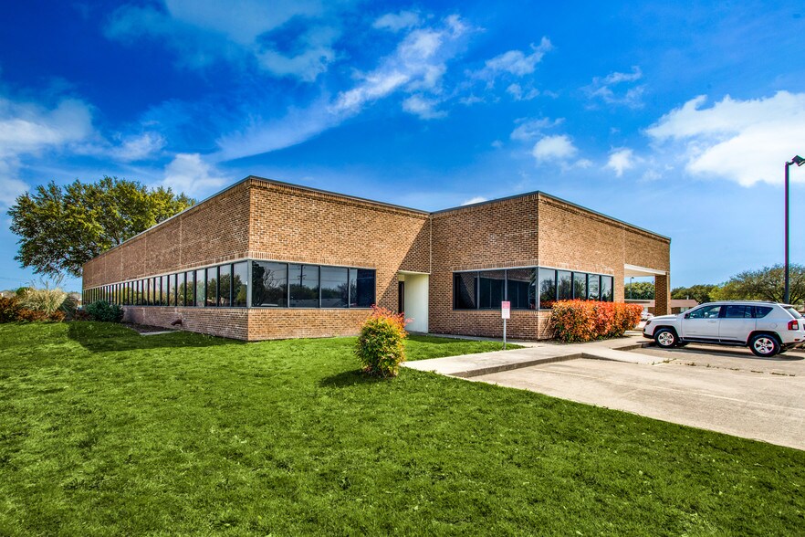 6600 Paige Rd, The Colony, TX à louer - Photo de l’immeuble – Image 2 sur 24